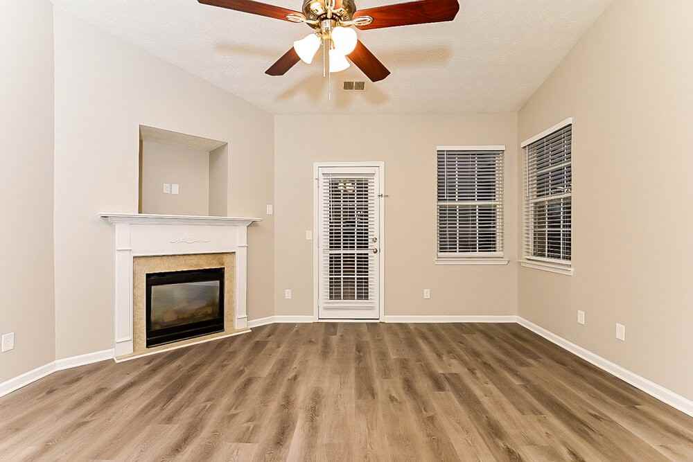 1253 Winwood Dr - Photo 3 of 16