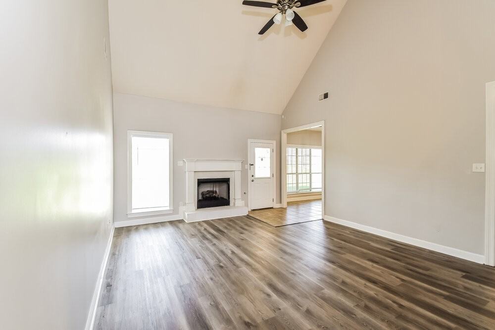 1275 Heritage Lake Dr - Photo 4 of 17