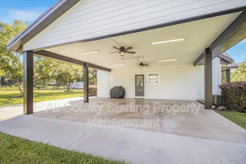 347 Sw Kyle Way - Photo 2 of 41