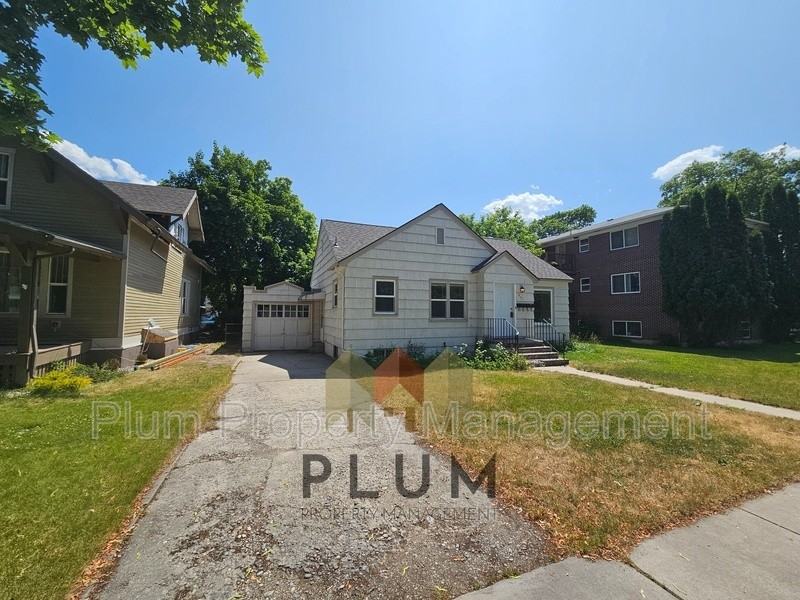 407 S 5th St E - Photo 2 of 30