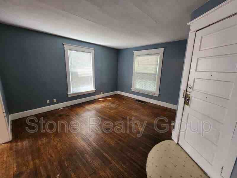 1208 S 7th St - Photo 2 of 14