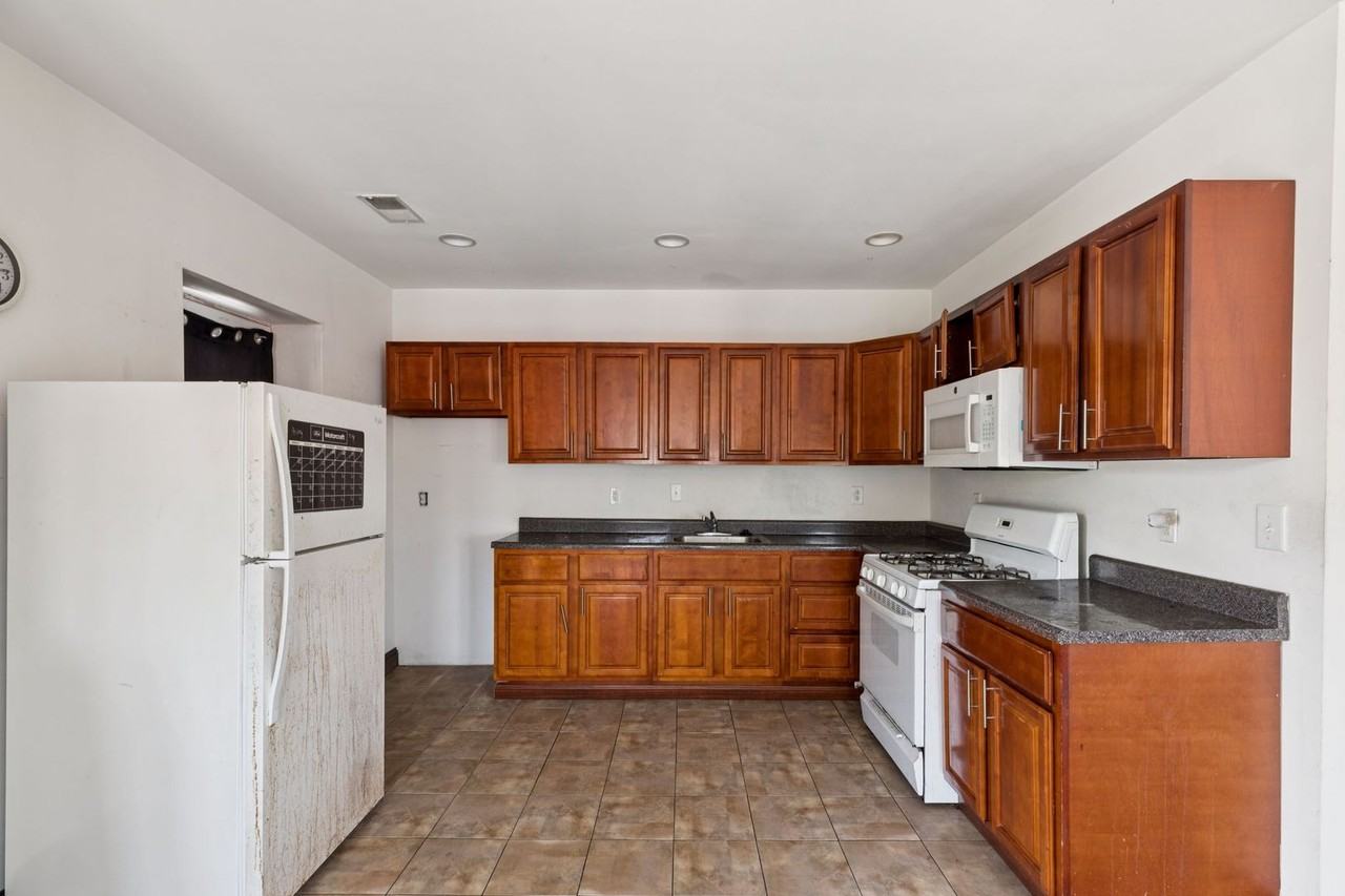 5100 WALNUT STREET LLC - Photo 3 of 28