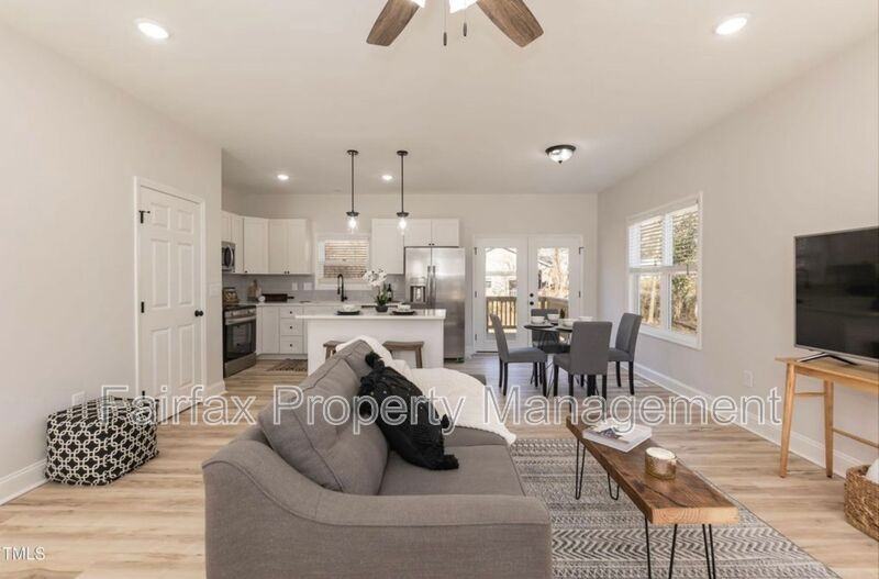 343 Foster St - Photo 7 of 29