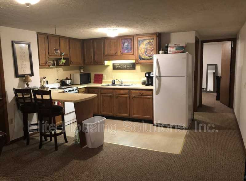 108 E Buck Ave - Photo 2 of 9