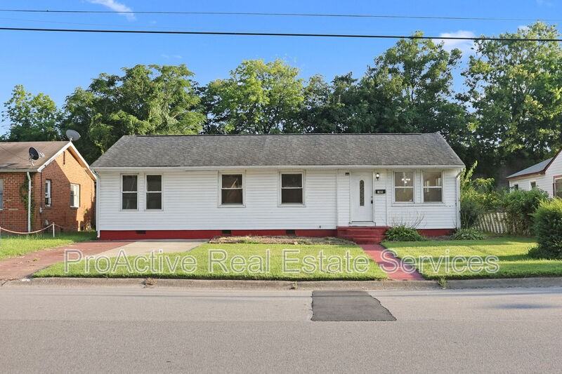 905 Tifton St - Photo 2 of 10