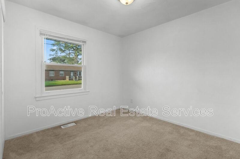 905 Tifton St - Photo 6 of 15
