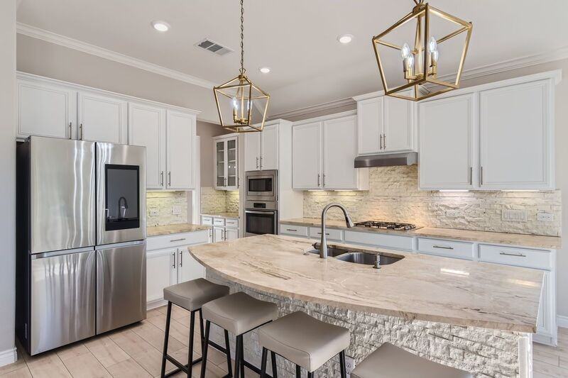 21808 Esmeralda Dr - Photo 3 of 35