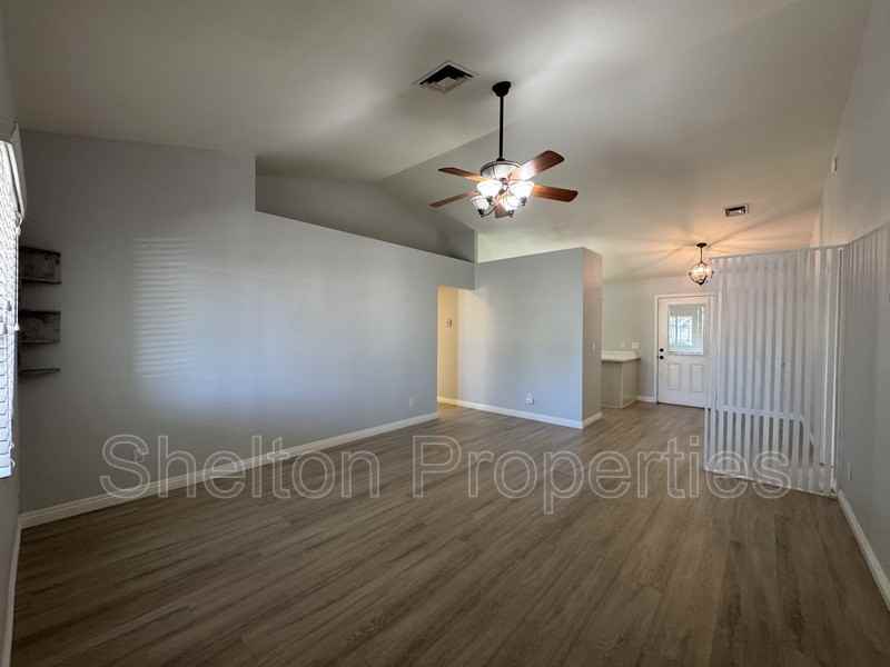 12537 N 83rd Dr - Photo 2 of 14