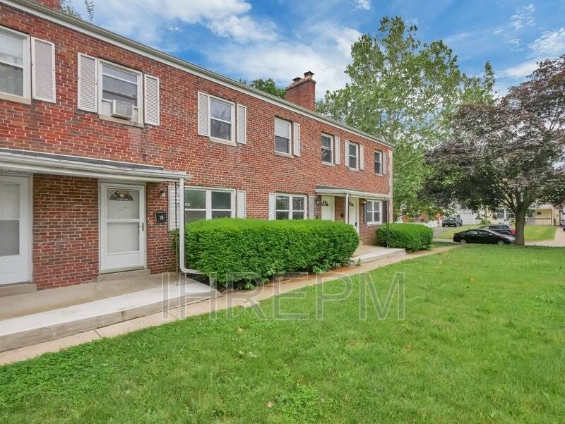 338 S Chase Ave Apt A - Photo 2 of 26