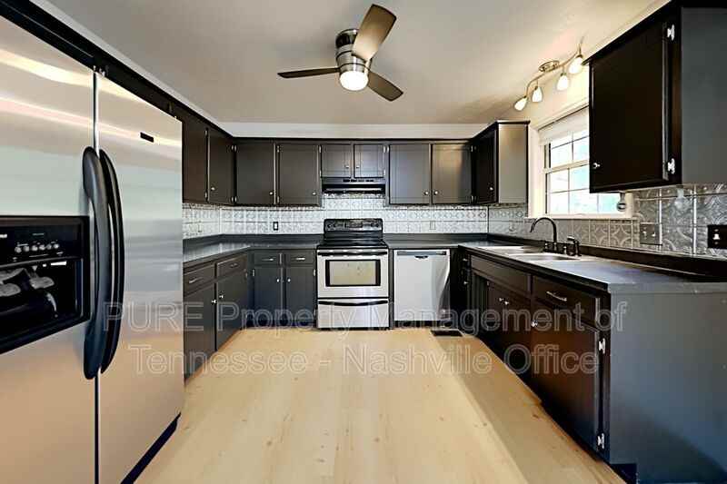 5017 Trailwater Dr - Photo 7 of 29
