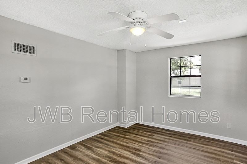 1491 W 5th St - Photo 4 of 10