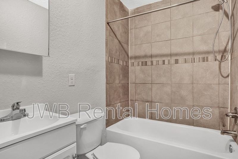 1491 W 5th St - Photo 7 of 10