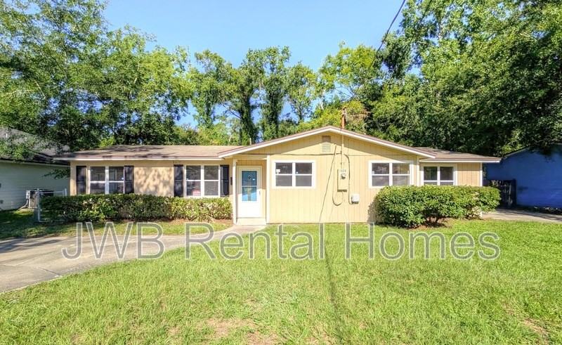 1828 Miller St - Photo 2 of 18