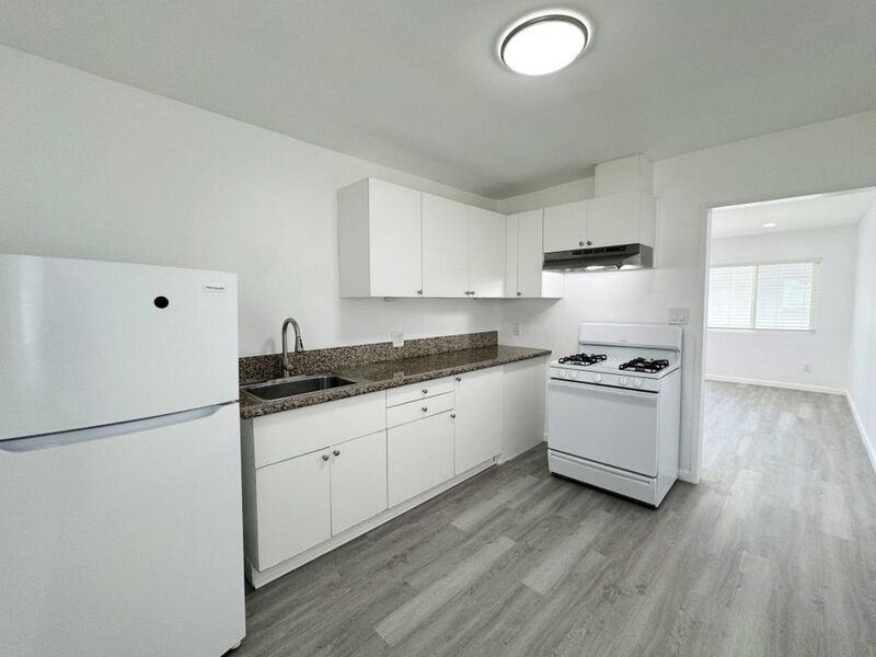 4061 Euclid Ave #E - Photo 2 of 9