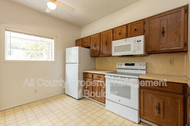 841 Crisman Dr #2 - Photo 6 of 16