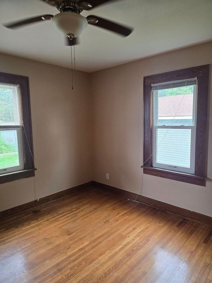 1707 N Cedar St - Photo 2 of 11