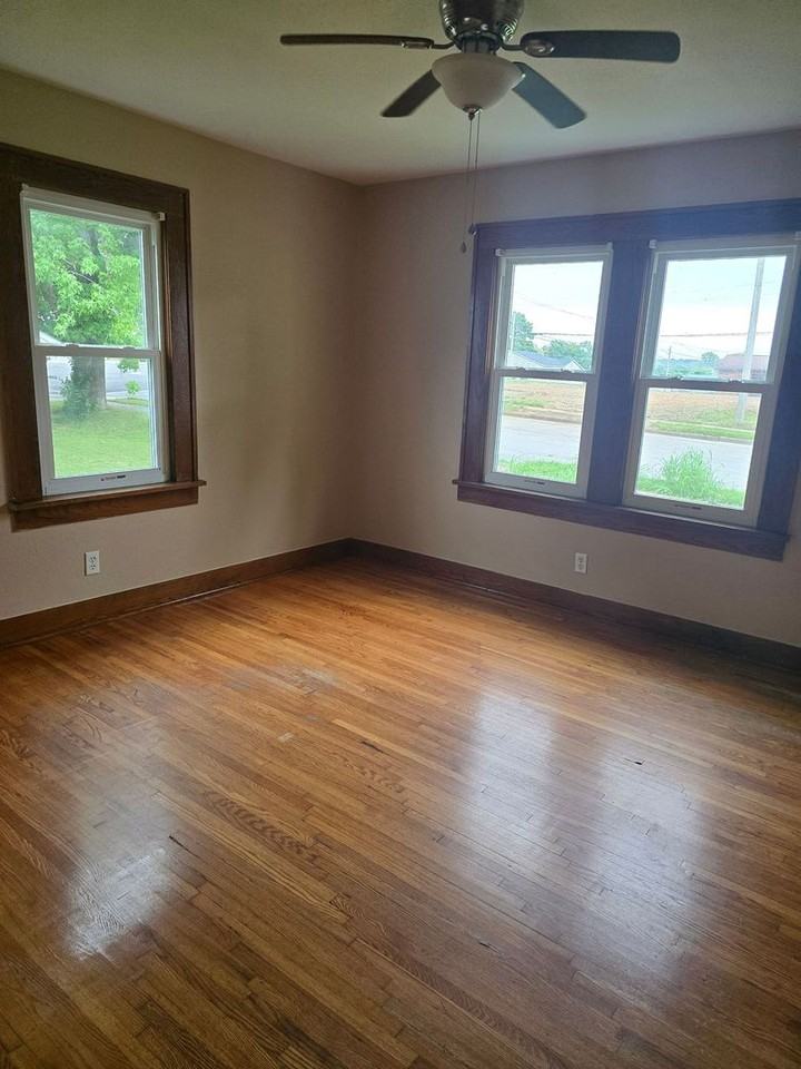 1707 N Cedar St - Photo 4 of 11