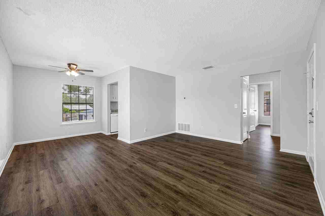 Bardmoor Flats - Photo 3 of 44