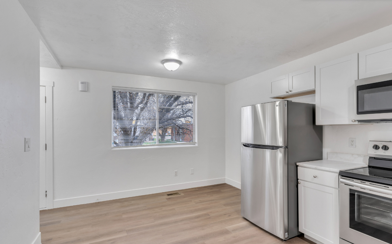 1794 W Shannon Cir - Photo 7 of 23