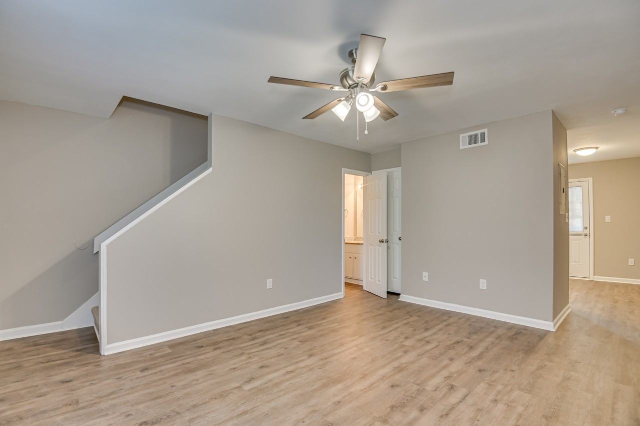 Willow Springs Apartments - Photo 5 of 27