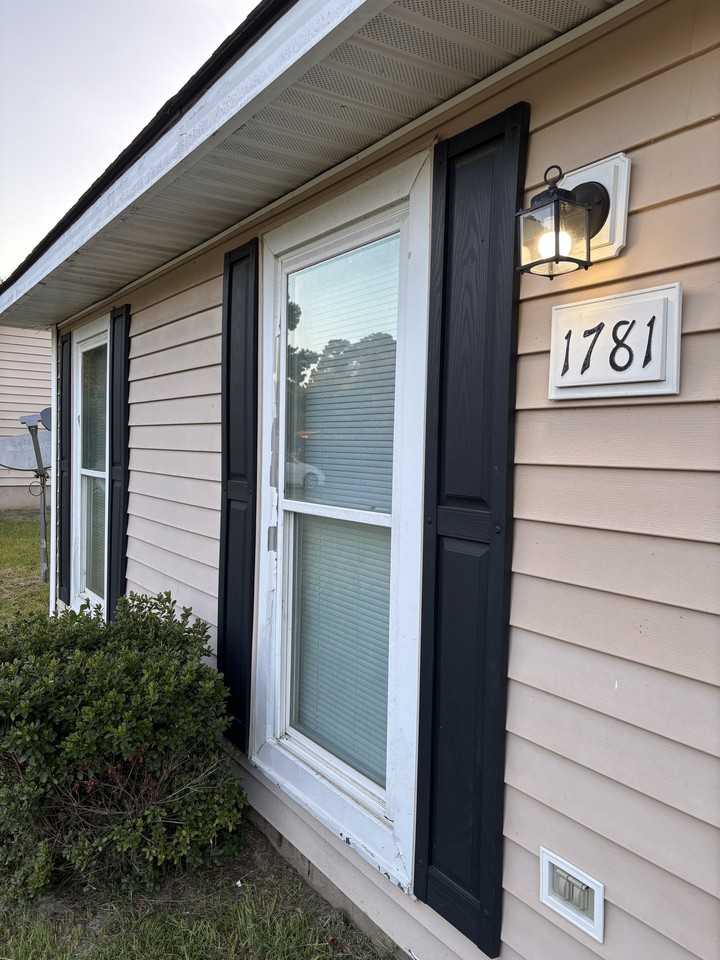 Roberta Court - Photo 3 of 17