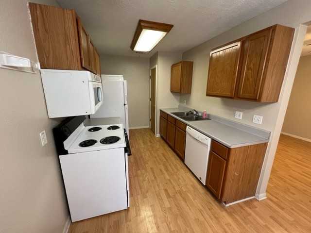 1636 B Post Road - Photo 7 of 27
