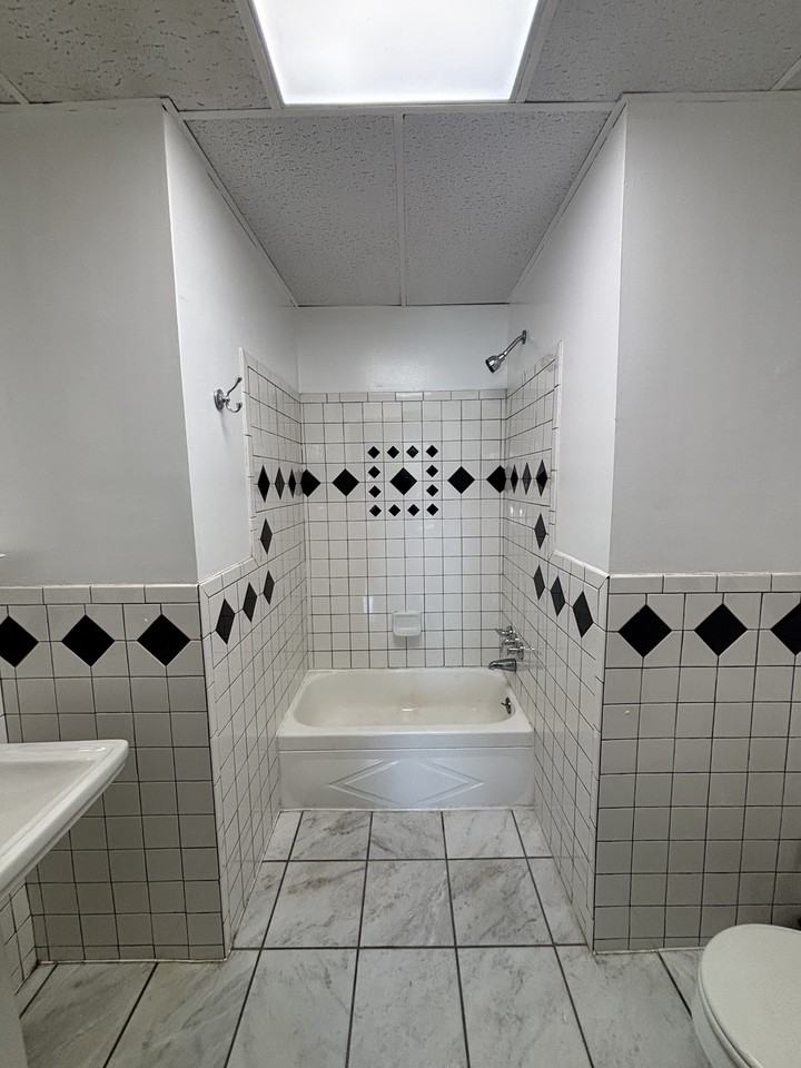190 Broad Street - Photo 5 of 8
