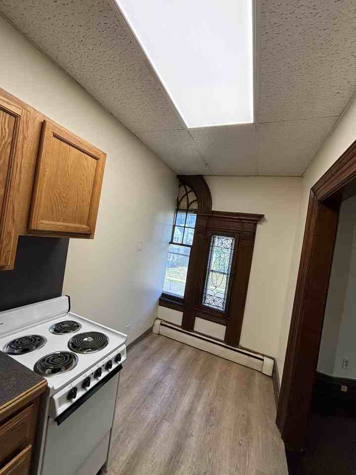 190 Broad Street - Photo 6 of 8