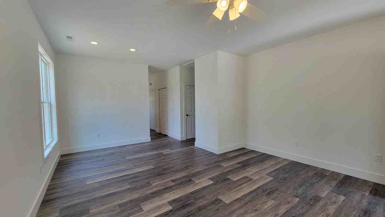 Julian Court - Photo 2 of 12