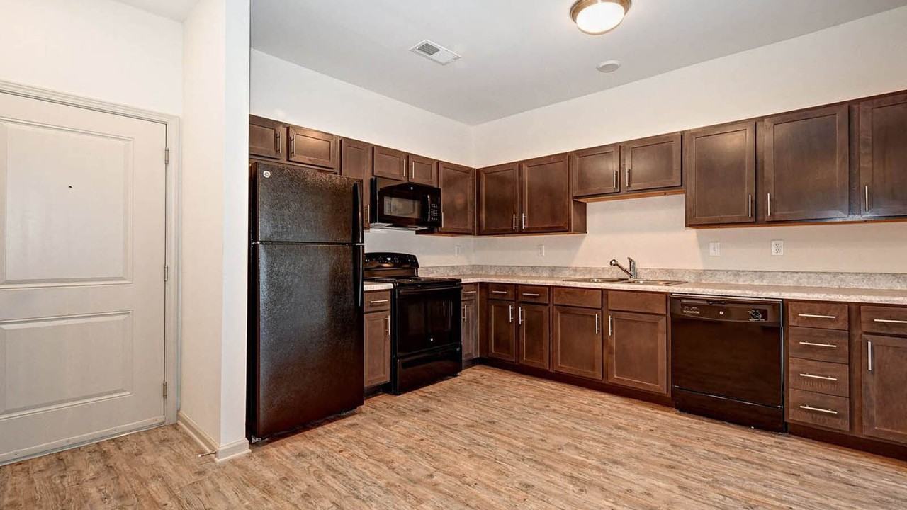 Riverport Landings Senior - Photo 6 of 8