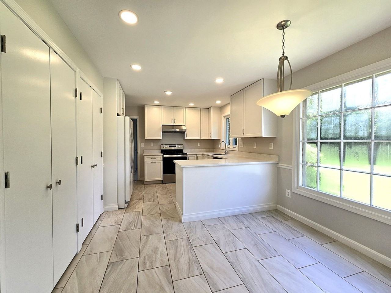 9021 Falls Chapel Way - Photo 3 of 29