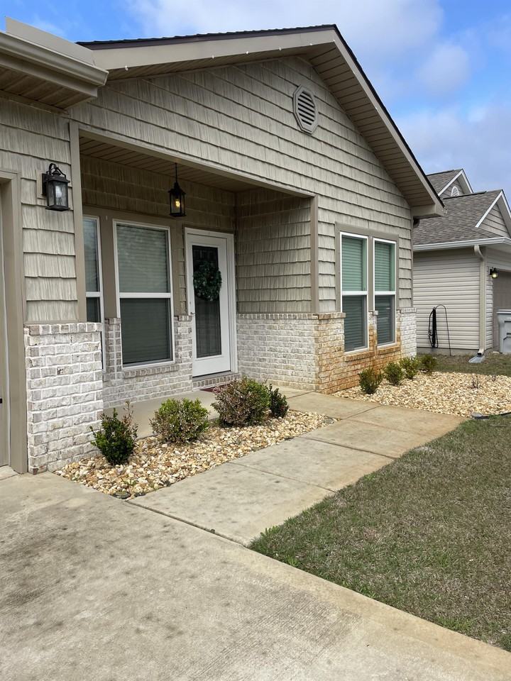 2255 Tom St. - Photo 3 of 50