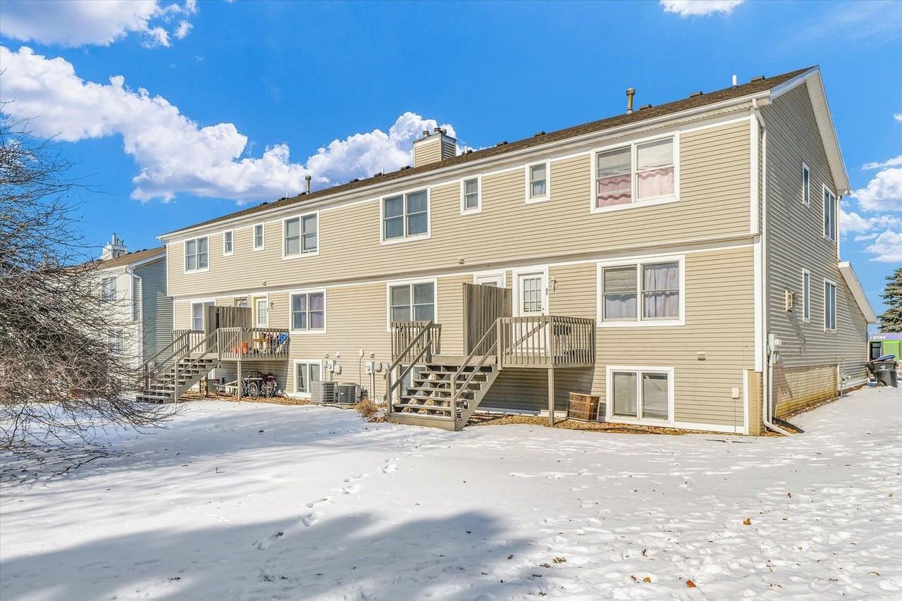 2721 Rainbow Ave - Photo 4 of 25
