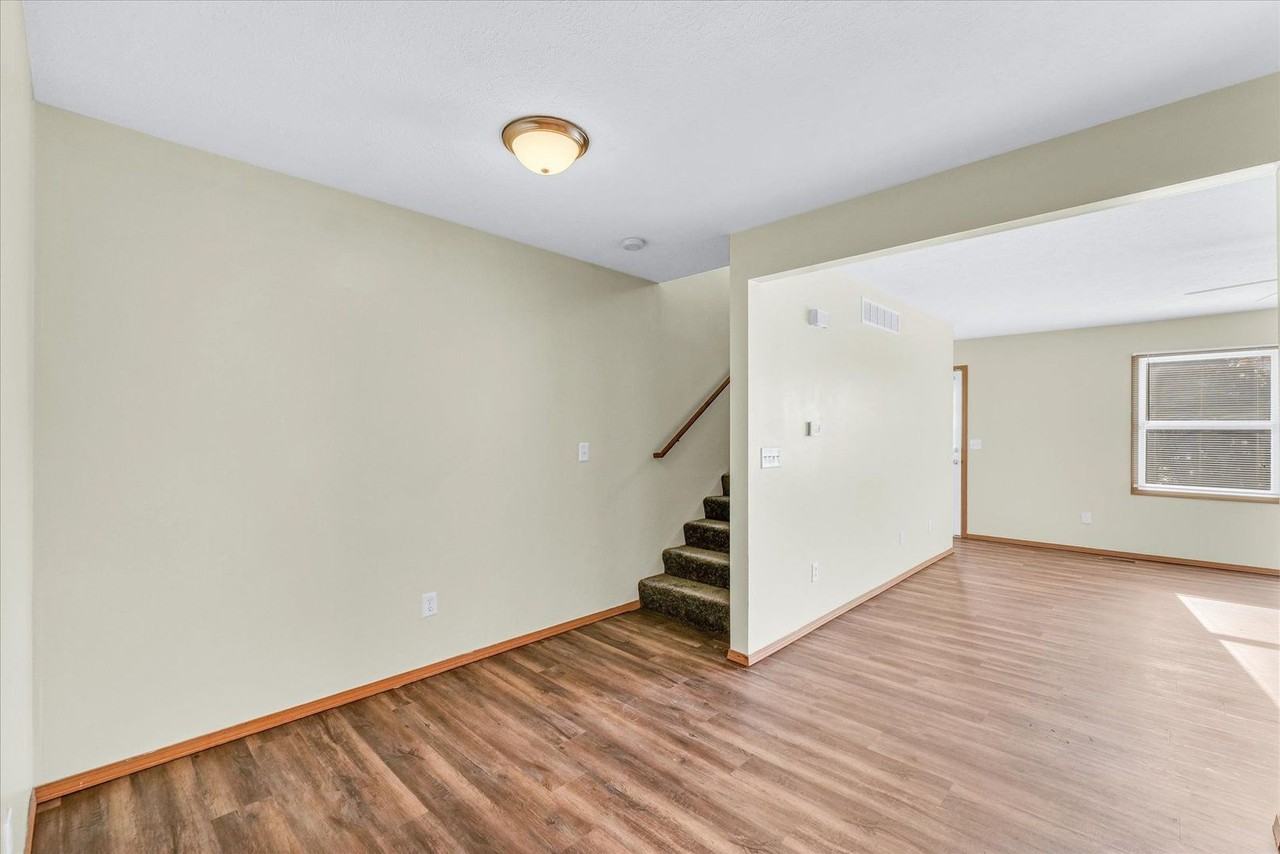 2721 Rainbow Ave - Photo 6 of 25