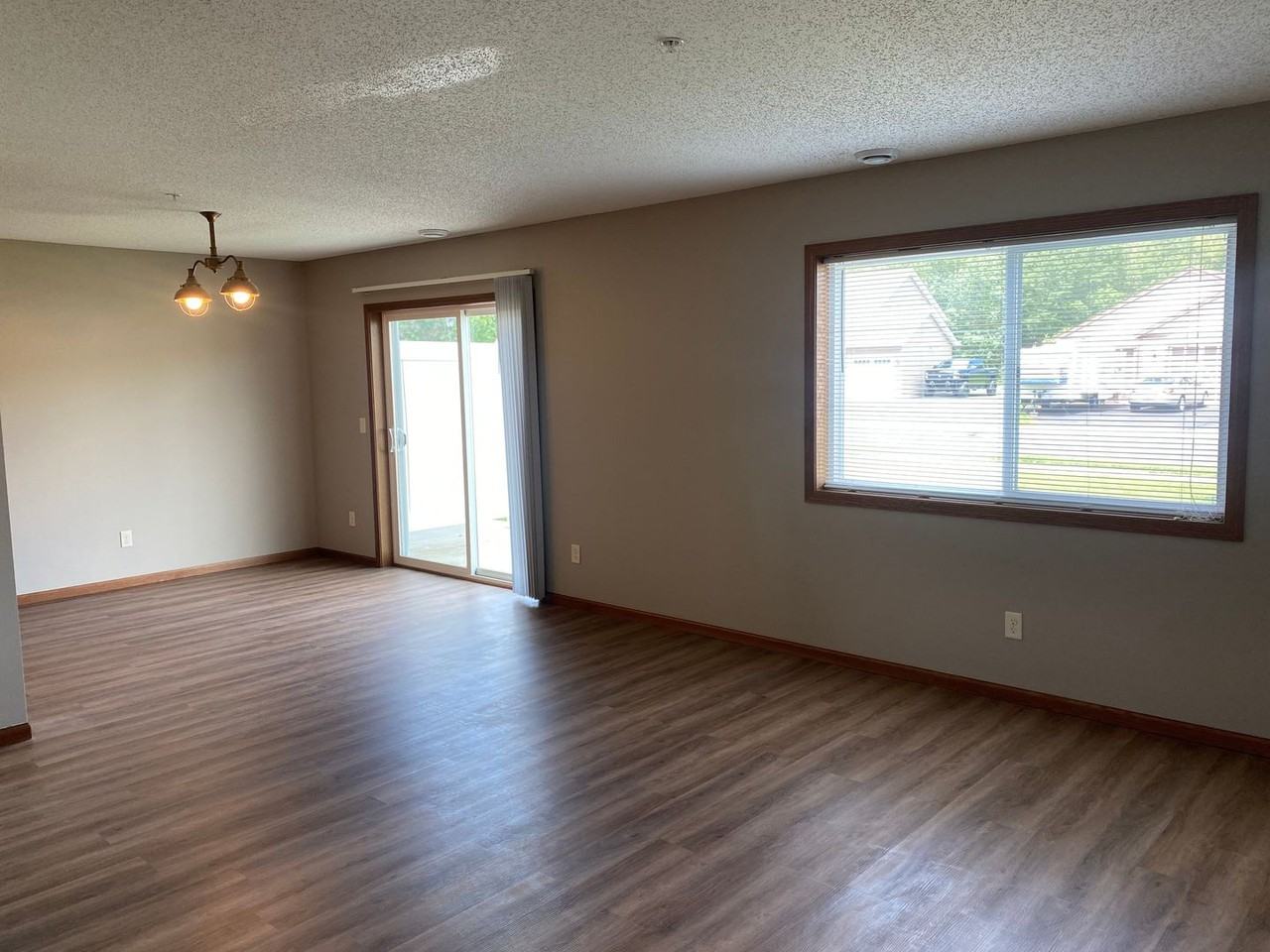 1962 Peach Dr Ne - Photo 2 of 10