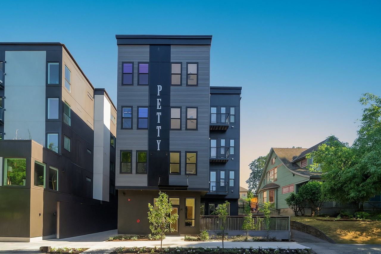 Petty - Photo 3 of 10