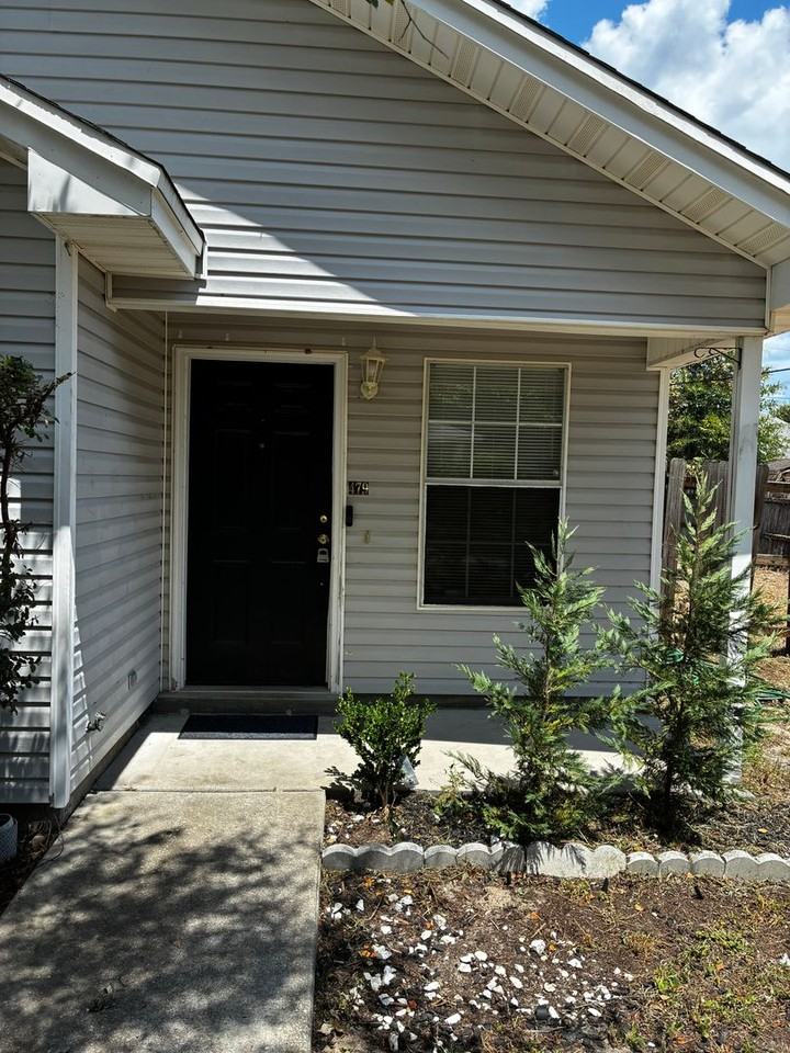 479 Sara Ave - Photo 2 of 25
