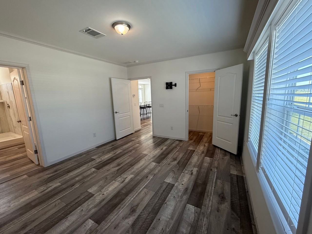 112 Paradise Dr - Photo 6 of 12