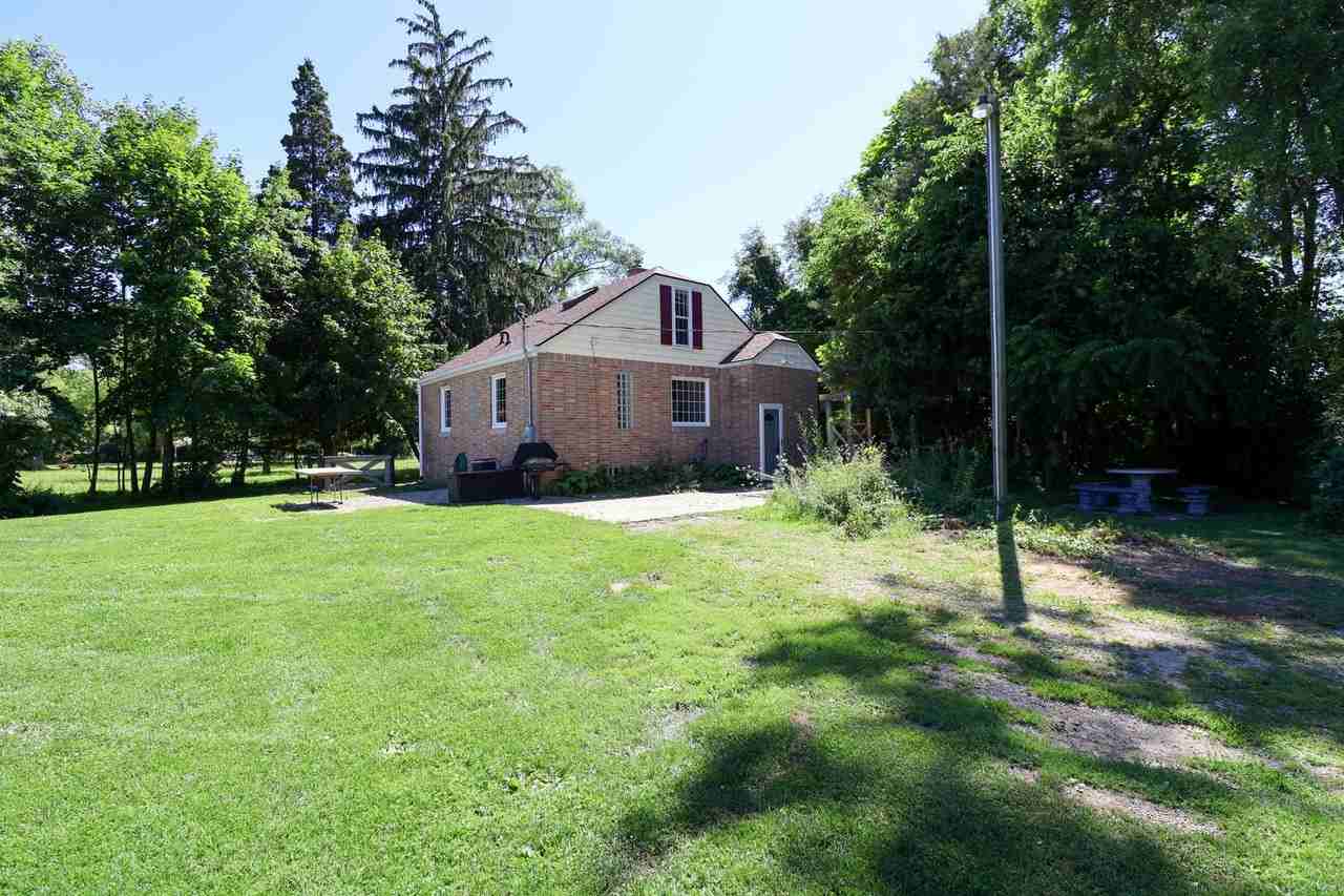 60080 Bates Rd - Photo 2 of 31