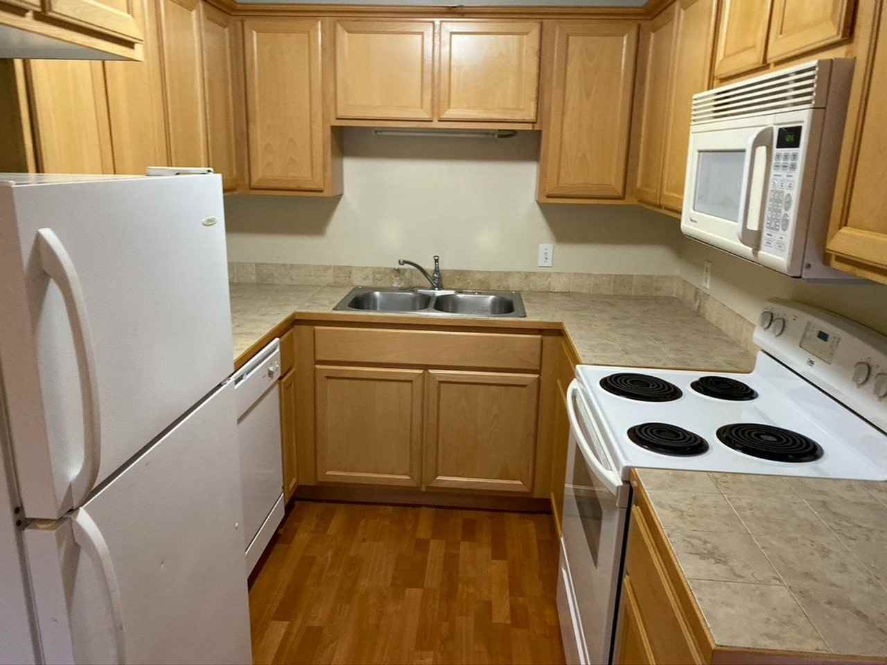 1425 W 8th Ave #01 - Photo 7 of 13