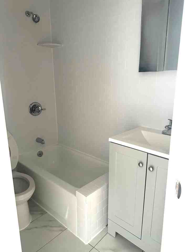 119 - Golden Crest 119 60th Street, LLC - Photo 5 of 48