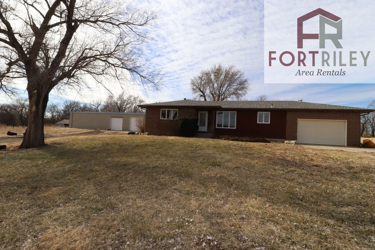 1554 3325 Ave - Photo 2 of 26