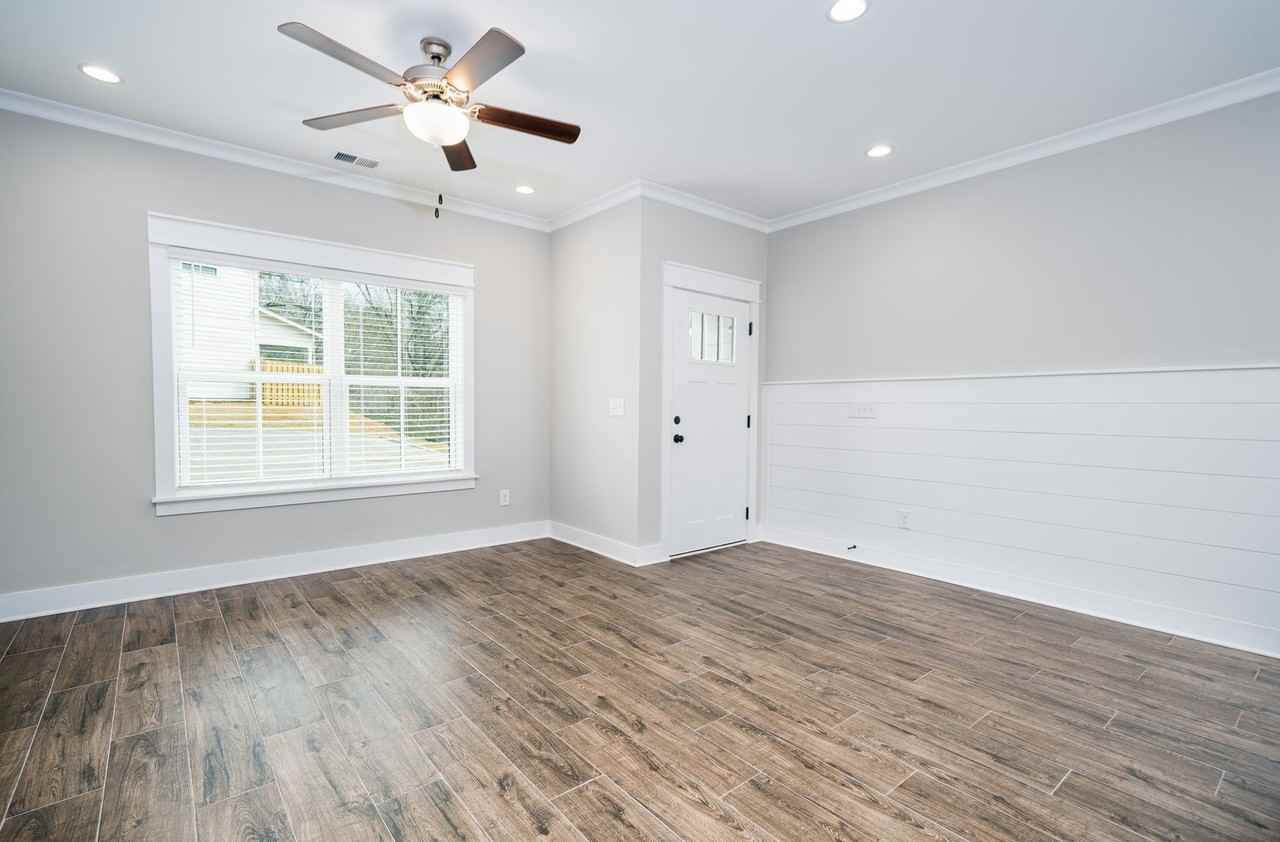 1524 Cottage Grv - Photo 2 of 29
