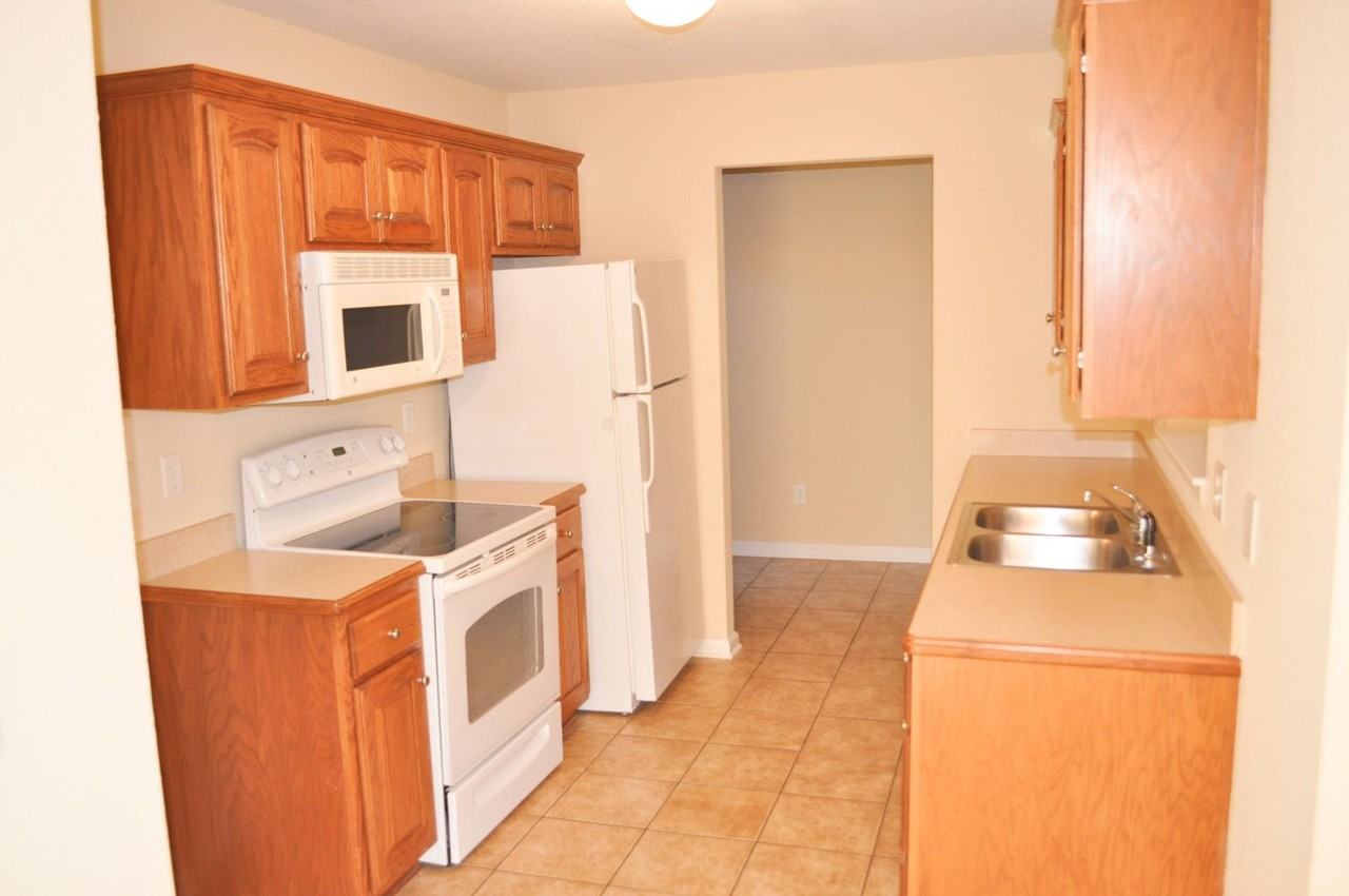 2410 Brooke Bnd - Photo 4 of 13