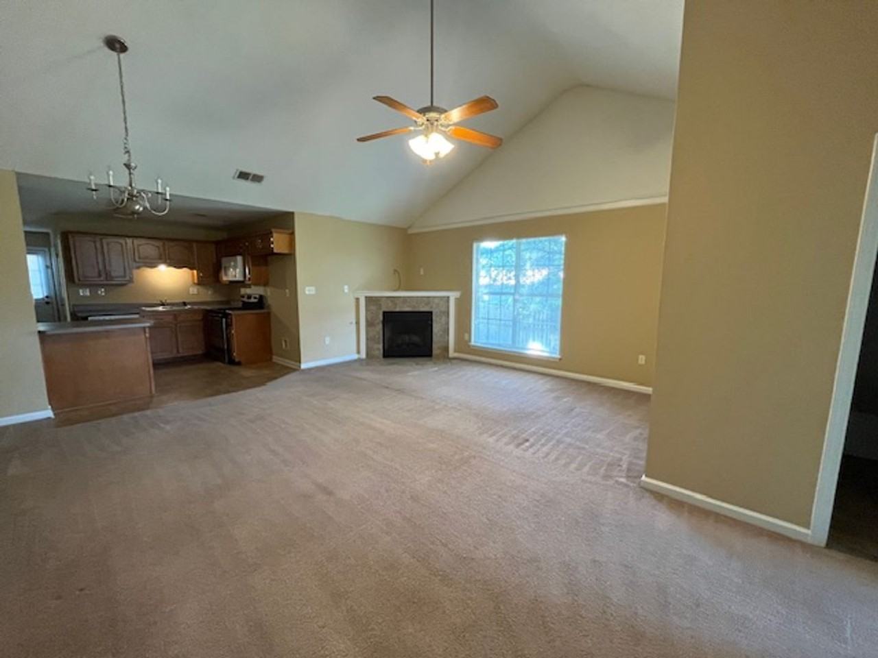 3742 Iron Horse Dr - Photo 2 of 9