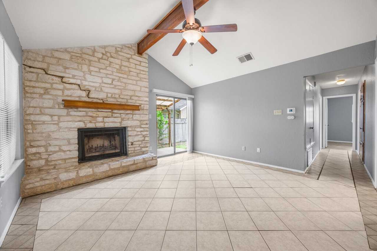 16015 Stoneham Cir - Photo 2 of 16
