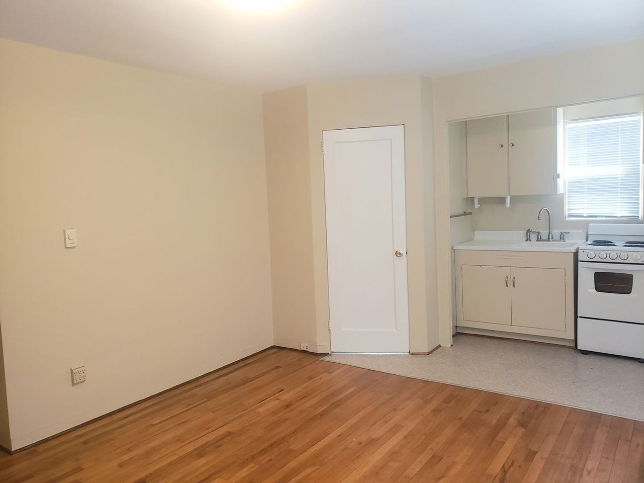 1416 Se Duke St - Photo 7 of 16