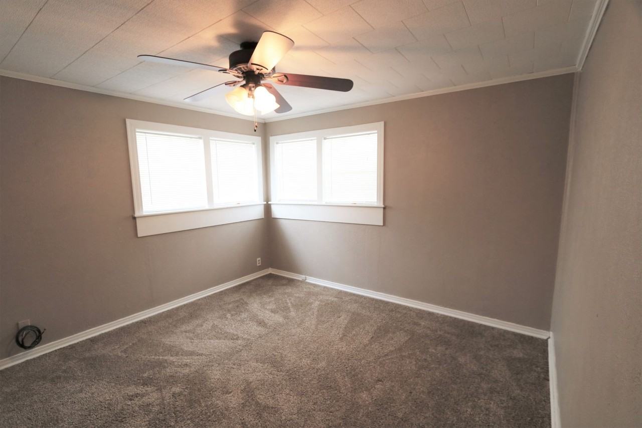 1918 6th St - Photo 6 of 9