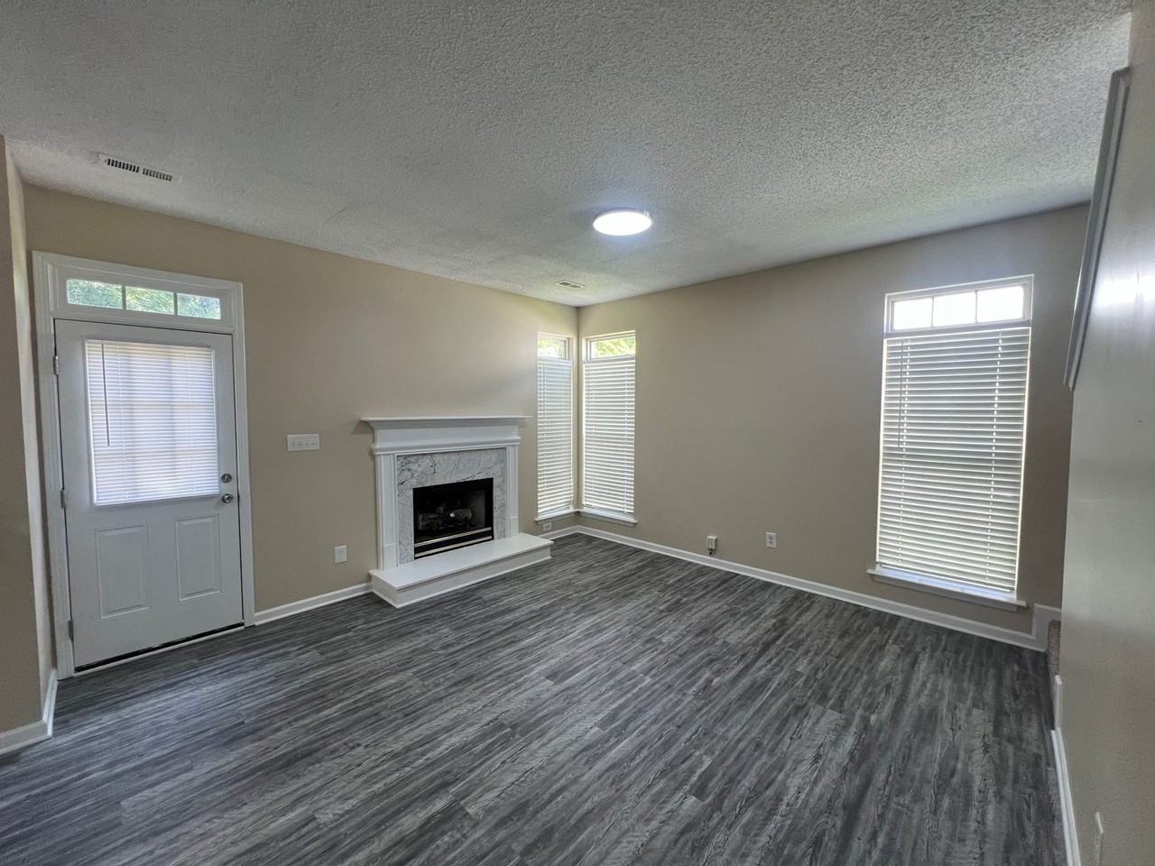 5127 Timbertop Ln - Photo 4 of 23