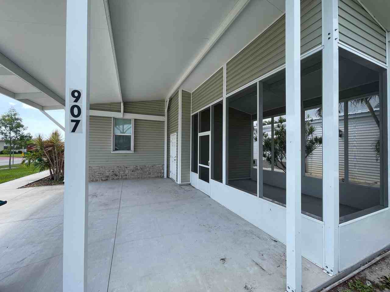 907 Barefoot Blvd - Photo 3 of 27